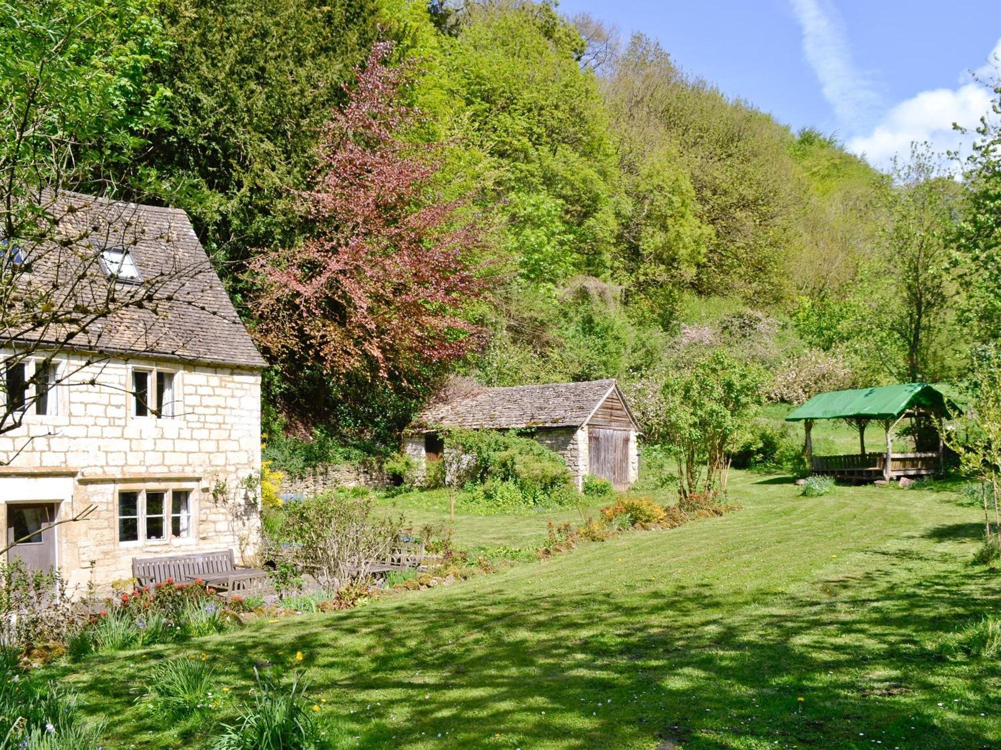 Driftcombe Farmhouse Bisley  Zewnętrze zdjęcie