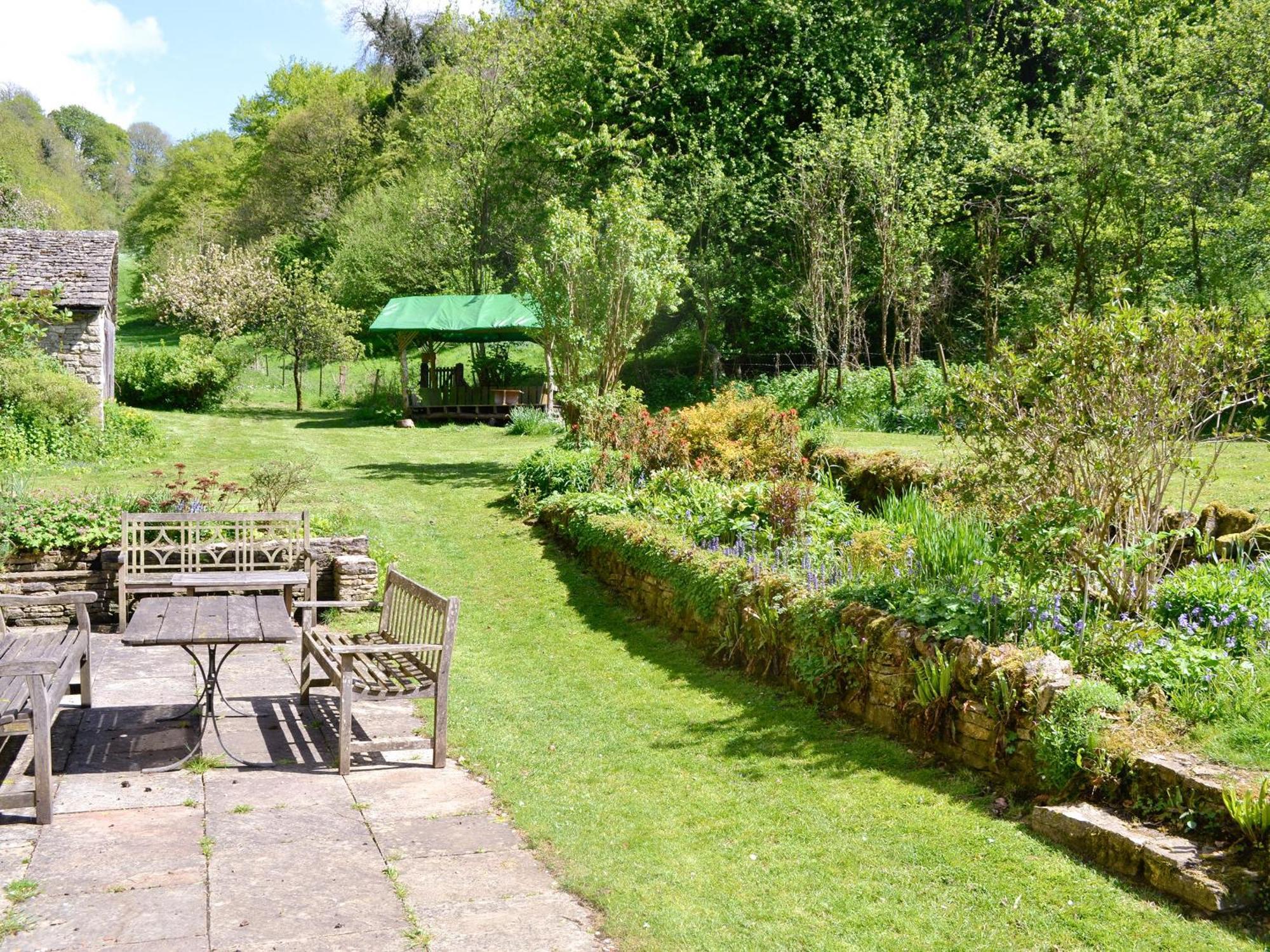Driftcombe Farmhouse Bisley  Zewnętrze zdjęcie